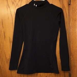 fitted long sleeve under armour cold gear. size s